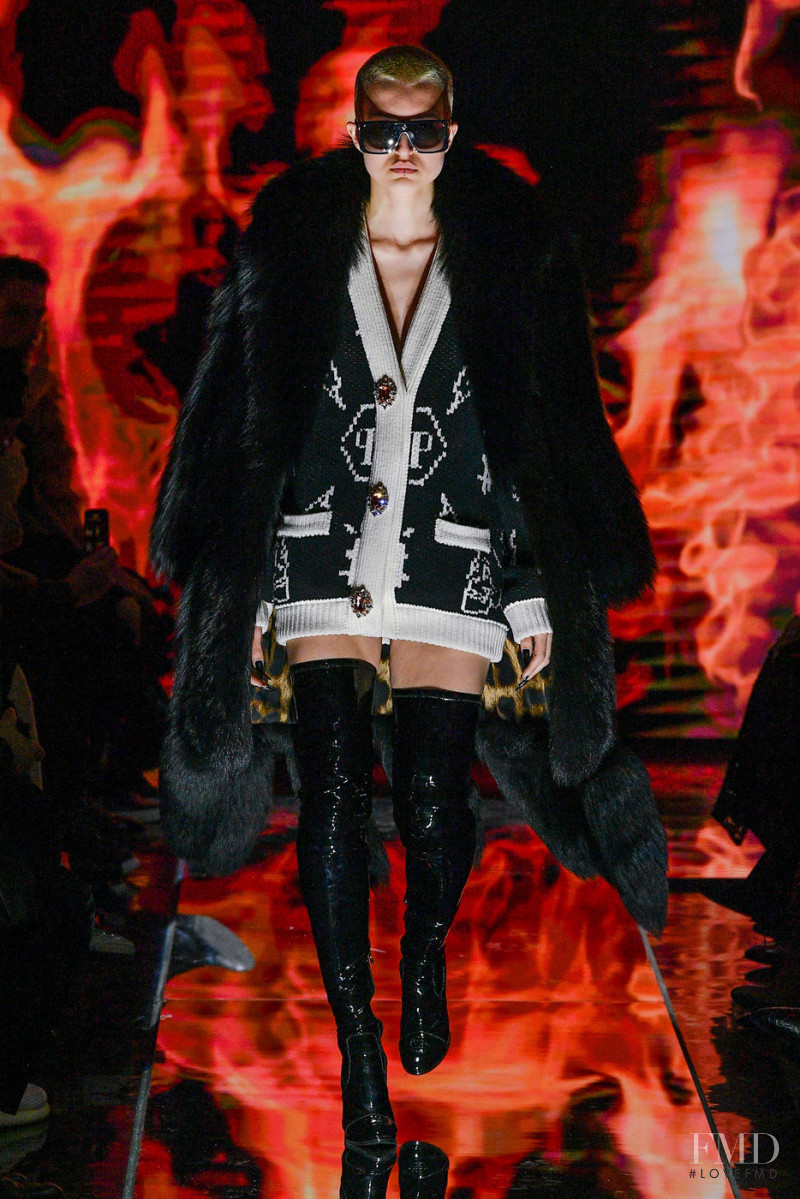 Arta Gee featured in  the Philipp Plein fashion show for Autumn/Winter 2022