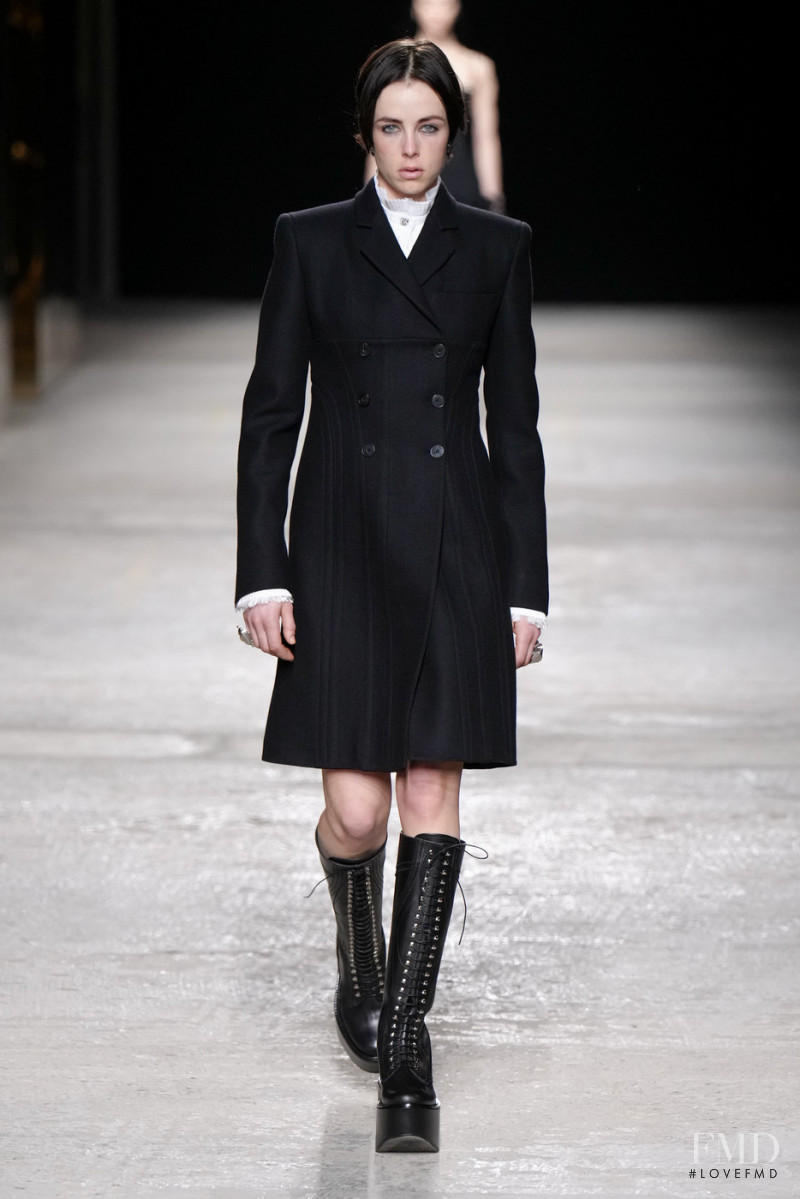 Edie Campbell featured in  the Ports 1961 fashion show for Autumn/Winter 2022
