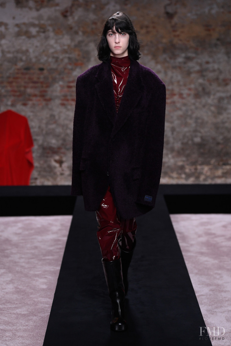 Raf Simons fashion show for Autumn/Winter 2022
