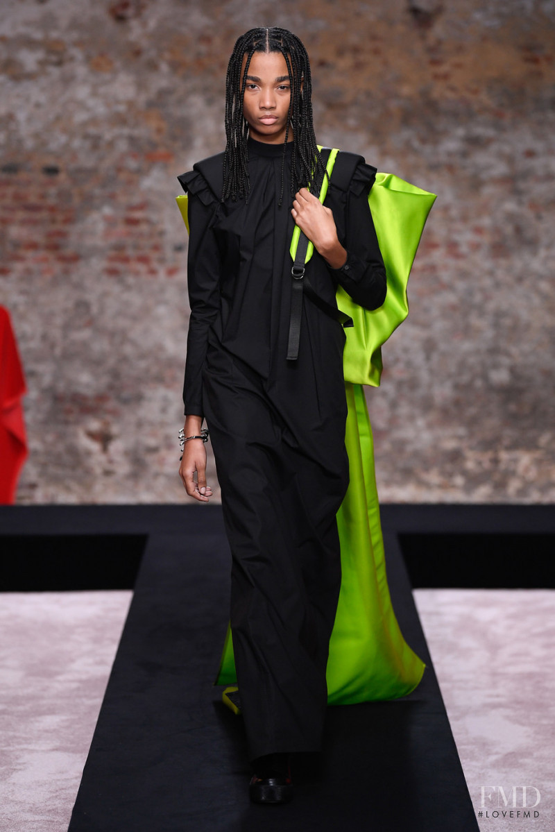 Raf Simons fashion show for Autumn/Winter 2022