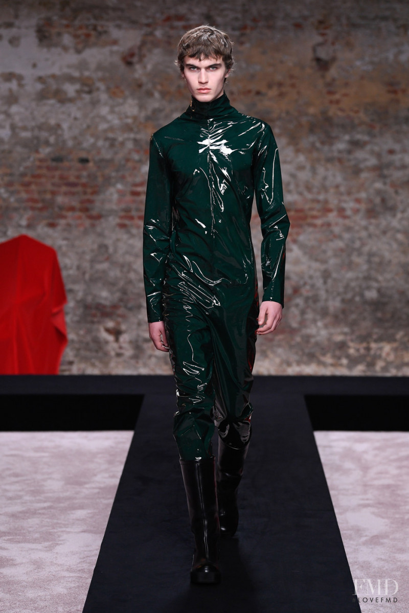 Raf Simons fashion show for Autumn/Winter 2022