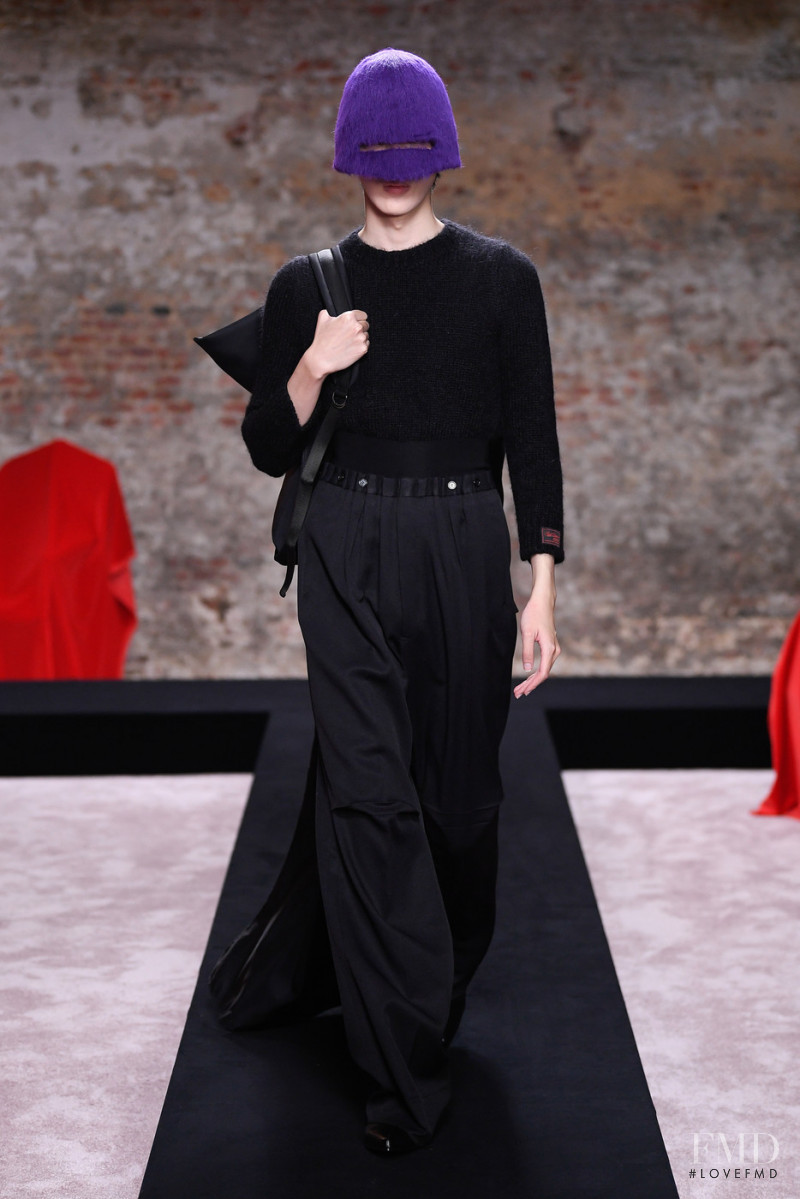 Raf Simons fashion show for Autumn/Winter 2022