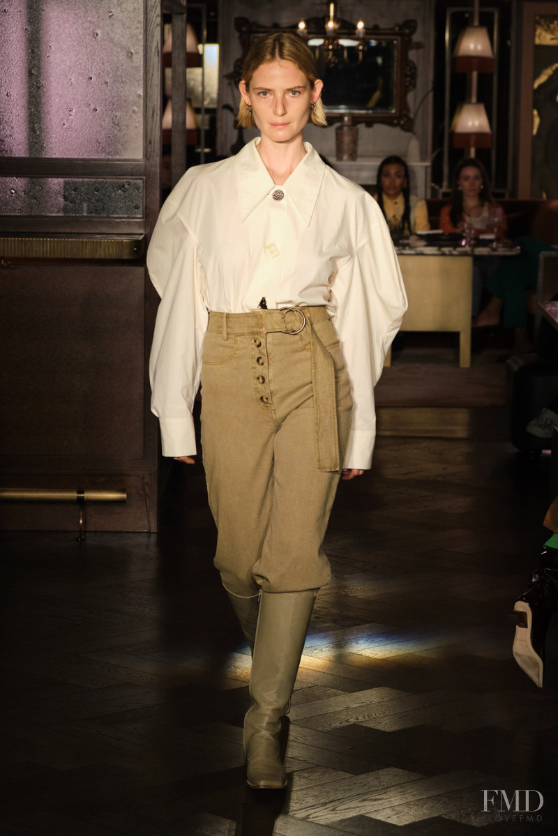 Rejina Pyo fashion show for Autumn/Winter 2022