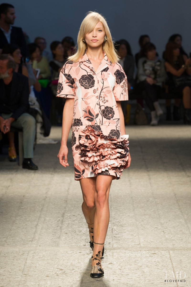 Hana Jirickova featured in  the N° 21 fashion show for Spring/Summer 2014