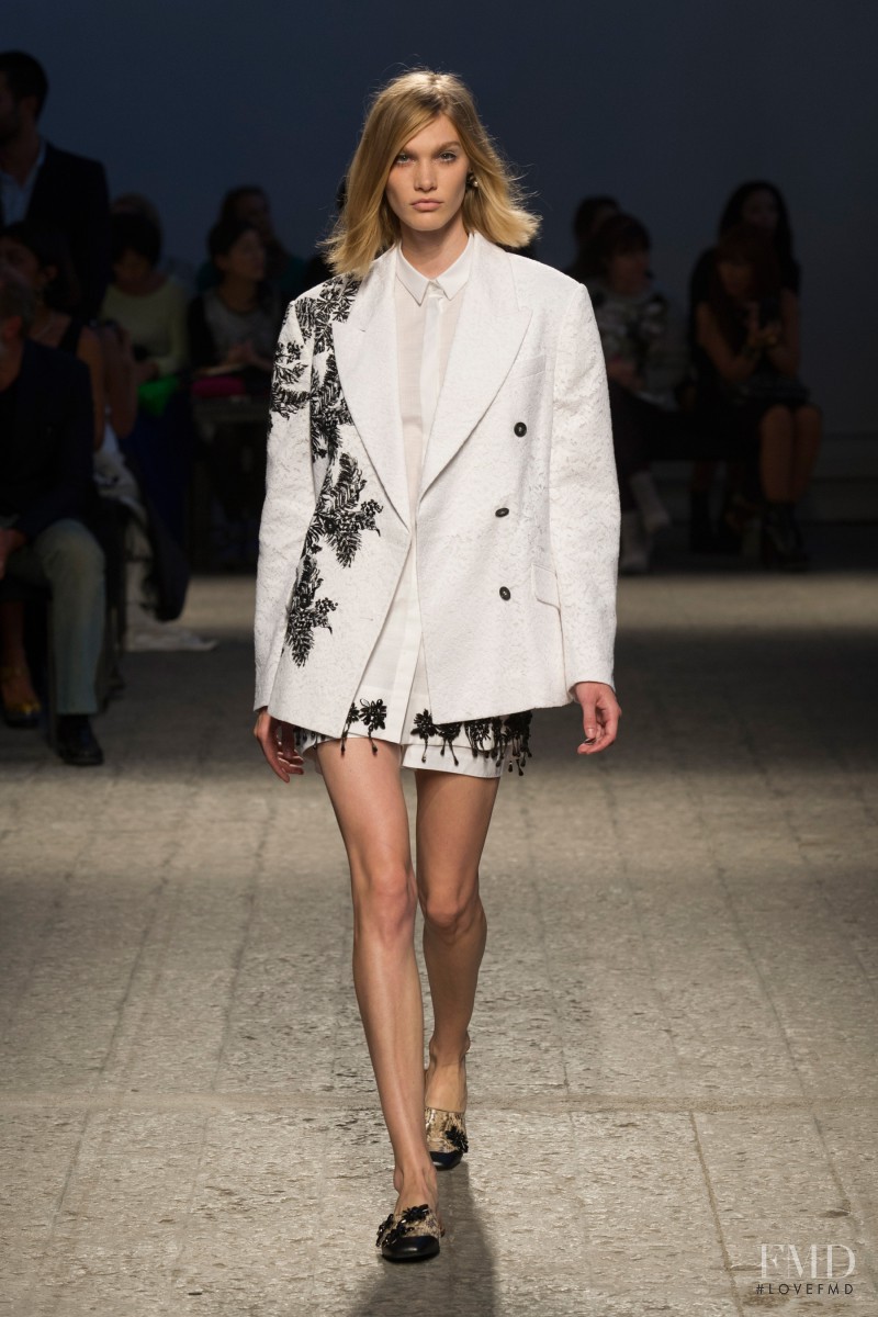 Irina Nikolaeva featured in  the N° 21 fashion show for Spring/Summer 2014