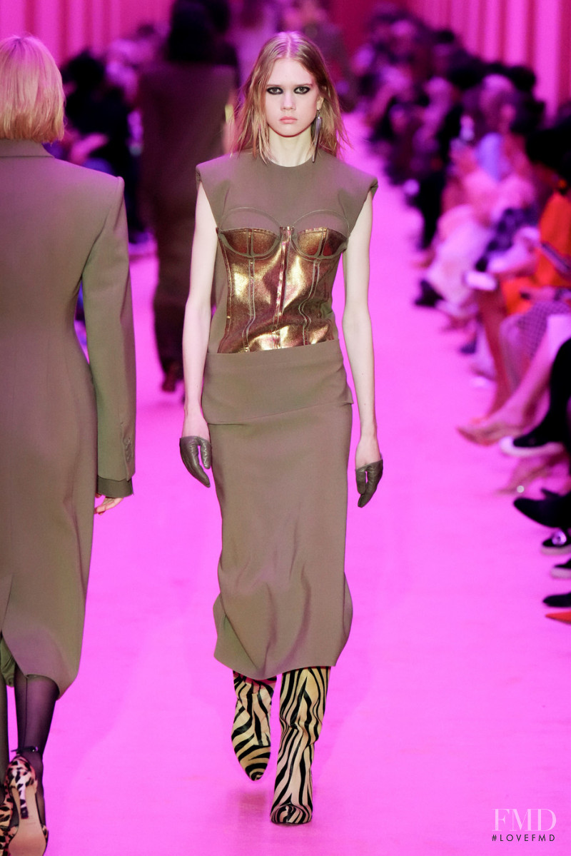 Isa G featured in  the Sportmax fashion show for Autumn/Winter 2022