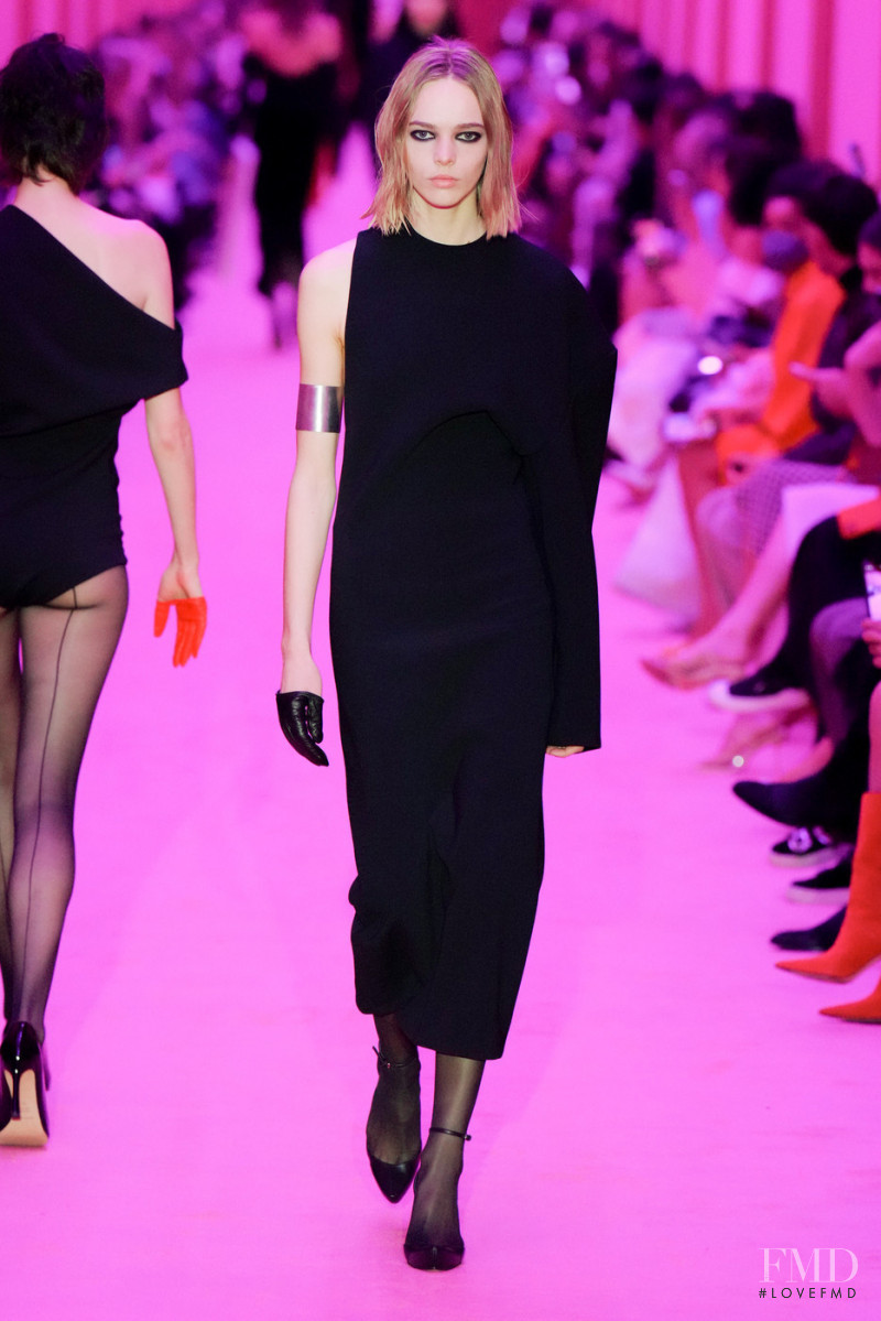 Puck Schrover featured in  the Sportmax fashion show for Autumn/Winter 2022