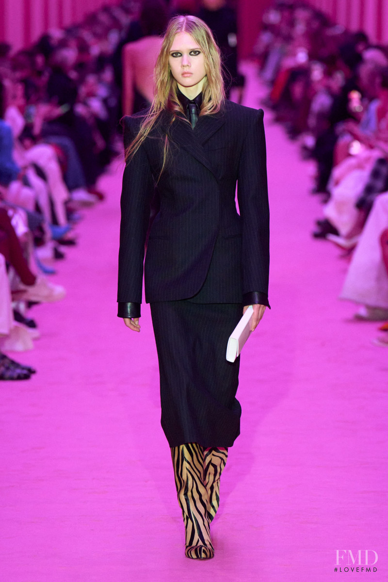 Isa G featured in  the Sportmax fashion show for Autumn/Winter 2022