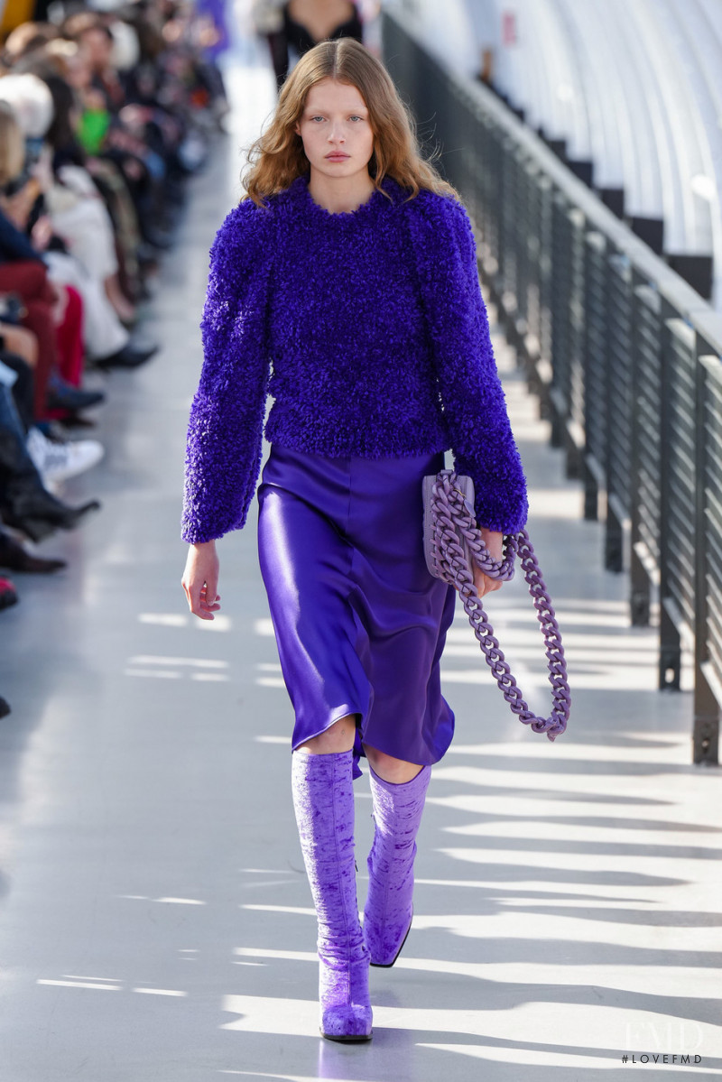 Stella McCartney fashion show for Autumn/Winter 2022