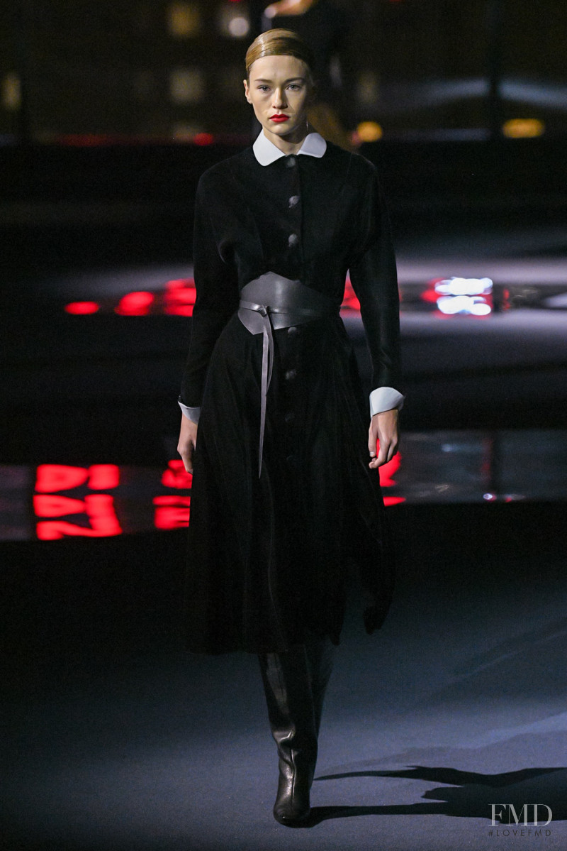 Ella Rattigan featured in  the Tory Burch fashion show for Autumn/Winter 2022
