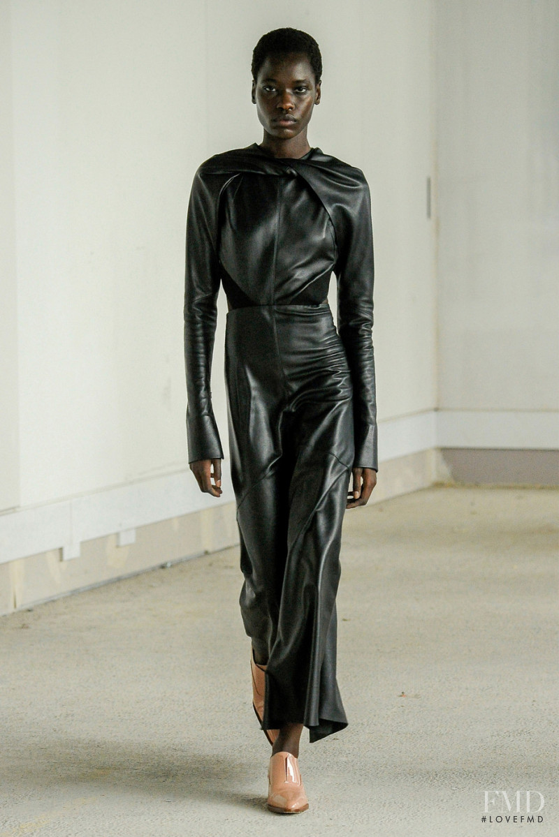 Victoria Beckham fashion show for Autumn/Winter 2022