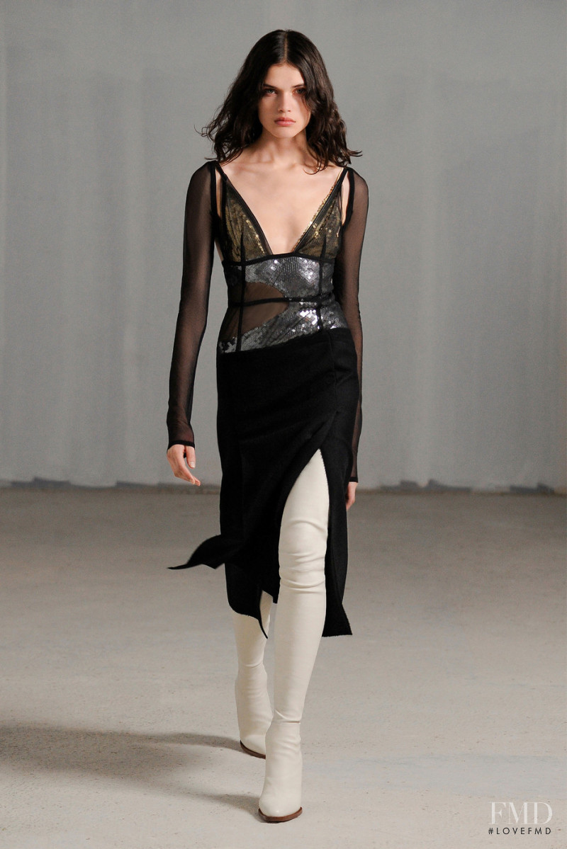 Victoria Beckham fashion show for Autumn/Winter 2022