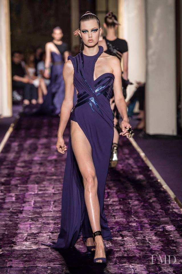 Lindsey Wixson featured in  the Atelier Versace fashion show for Autumn/Winter 2014