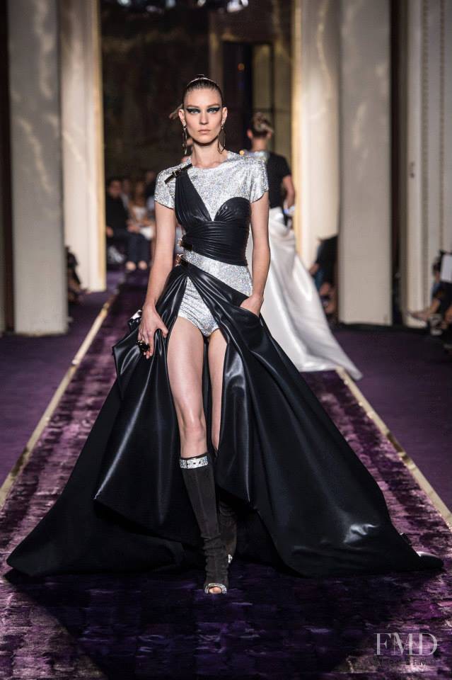 Kati Nescher featured in  the Atelier Versace fashion show for Autumn/Winter 2014