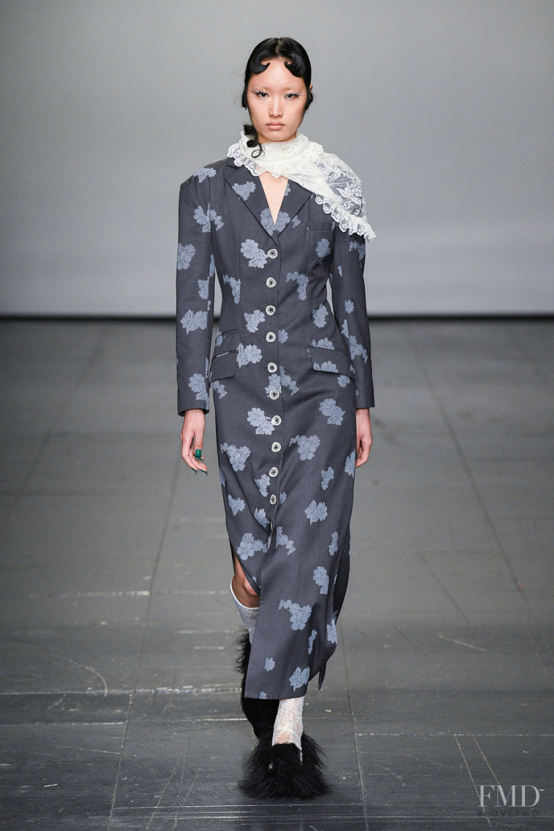 Yuhan Wang fashion show for Autumn/Winter 2022