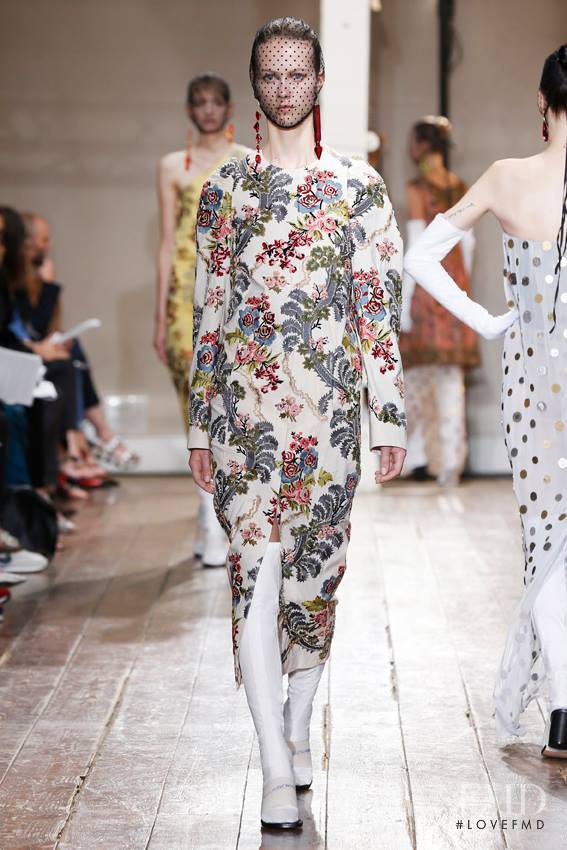 Julie Hoomans featured in  the Maison Martin Margiela Artisanal fashion show for Autumn/Winter 2014