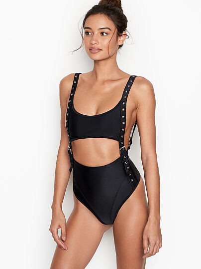 Kelsey Merritt featured in  the Victoria\'s Secret Swim catalogue for Spring/Summer 2019