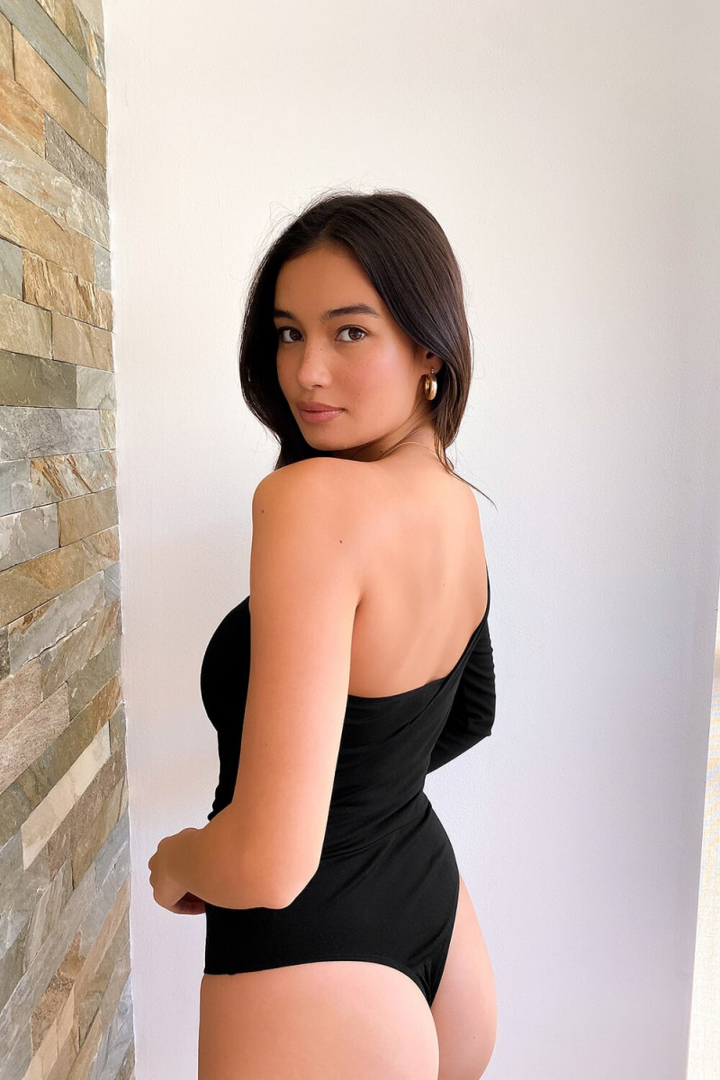 Kelsey Merritt featured in  the Lulus catalogue for Autumn/Winter 2020