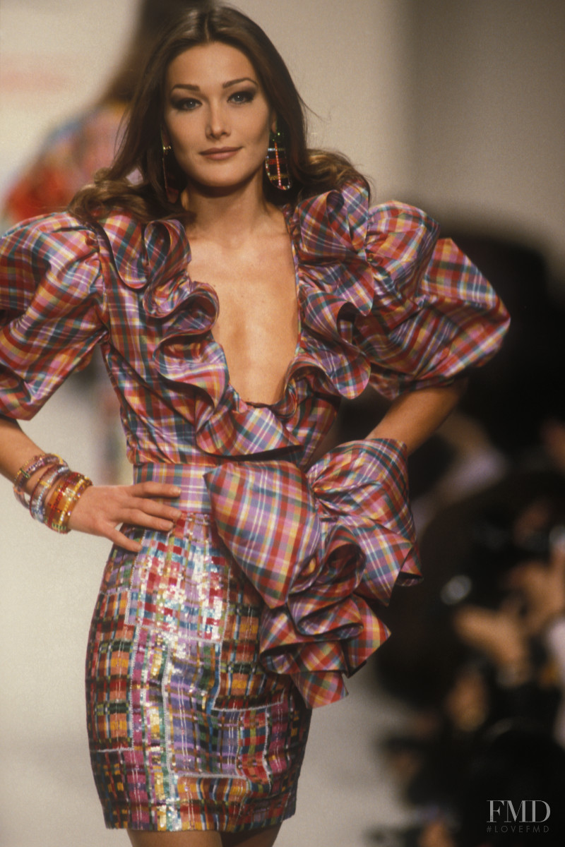 Carla Bruni featured in  the Oscar de la Renta fashion show for Spring/Summer 1992