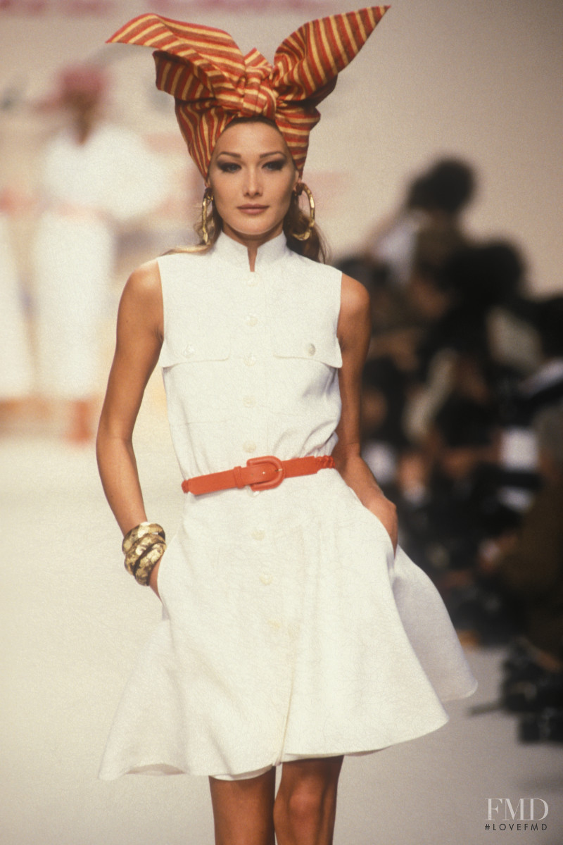Carla Bruni featured in  the Oscar de la Renta fashion show for Spring/Summer 1992