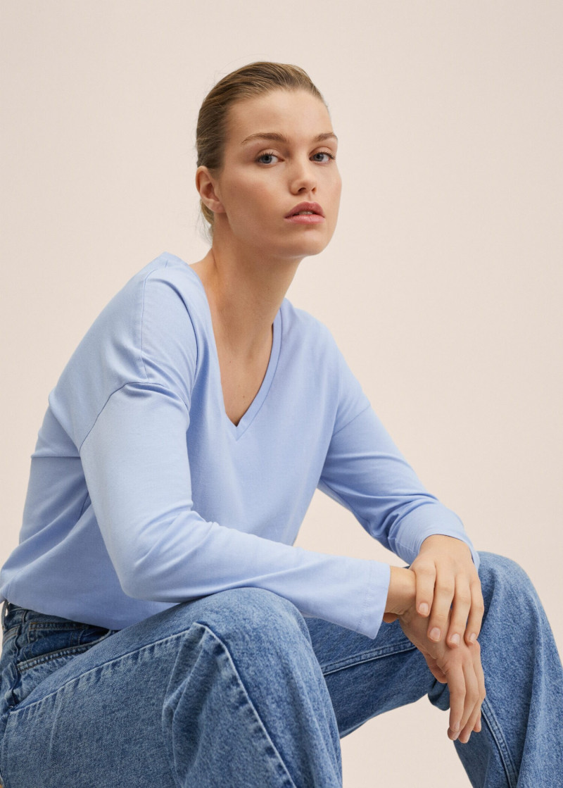 Luna Bijl featured in  the Mango catalogue for Spring/Summer 2022