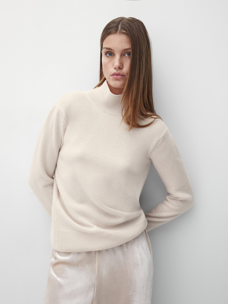 Luna Bijl featured in  the Massimo Dutti catalogue for Winter 2021