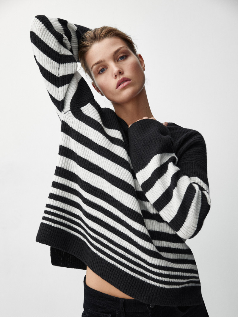 Luna Bijl featured in  the Massimo Dutti catalogue for Winter 2021