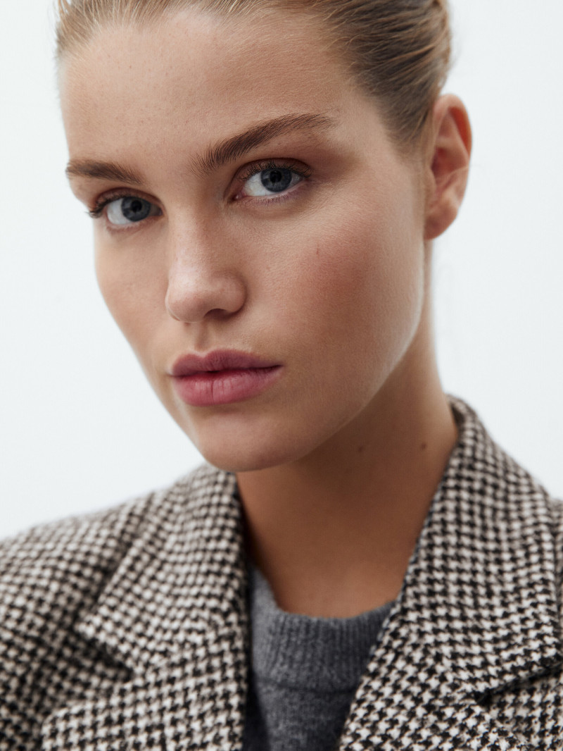 Luna Bijl featured in  the Massimo Dutti catalogue for Winter 2021