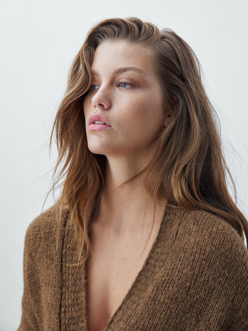 Luna Bijl featured in  the Massimo Dutti catalogue for Winter 2021