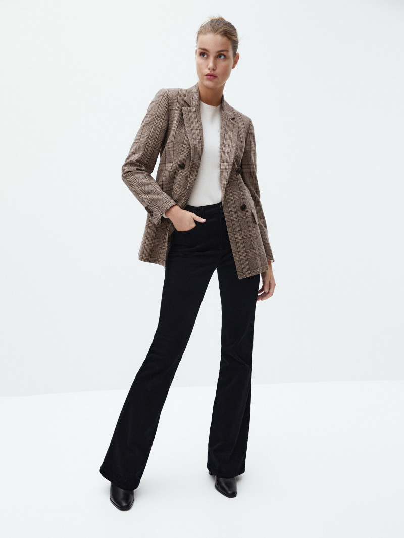 Luna Bijl featured in  the Massimo Dutti catalogue for Winter 2021