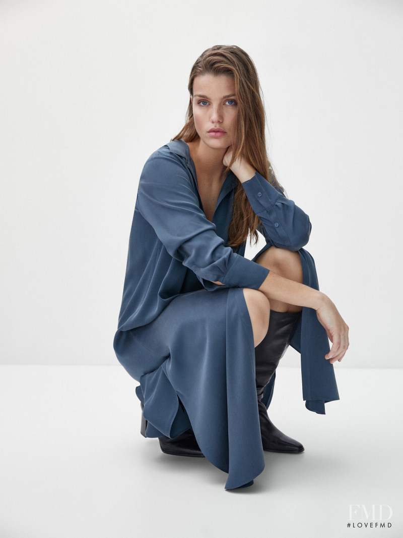 Luna Bijl featured in  the Massimo Dutti catalogue for Winter 2021