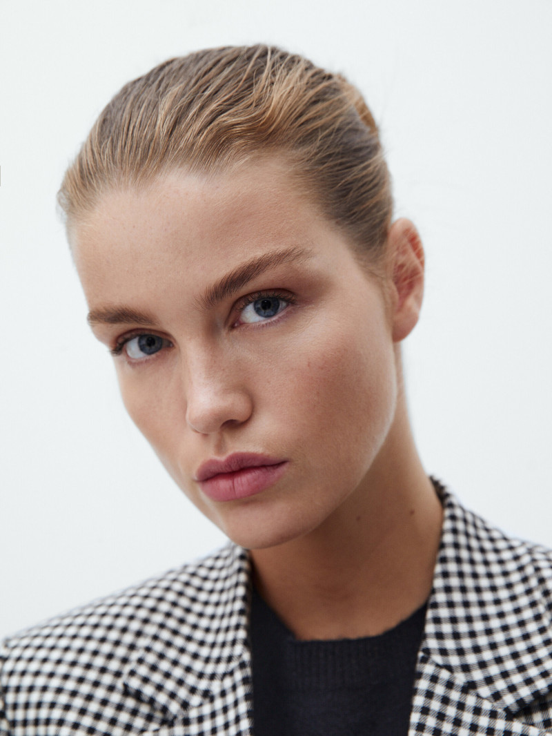 Luna Bijl featured in  the Massimo Dutti catalogue for Winter 2021