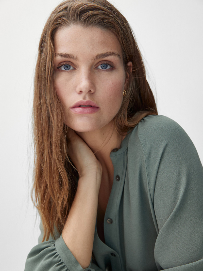 Luna Bijl featured in  the Massimo Dutti catalogue for Winter 2021