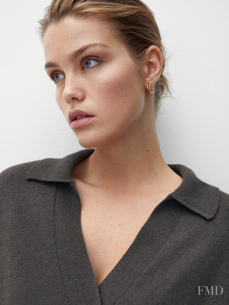 Luna Bijl featured in  the Massimo Dutti catalogue for Winter 2021