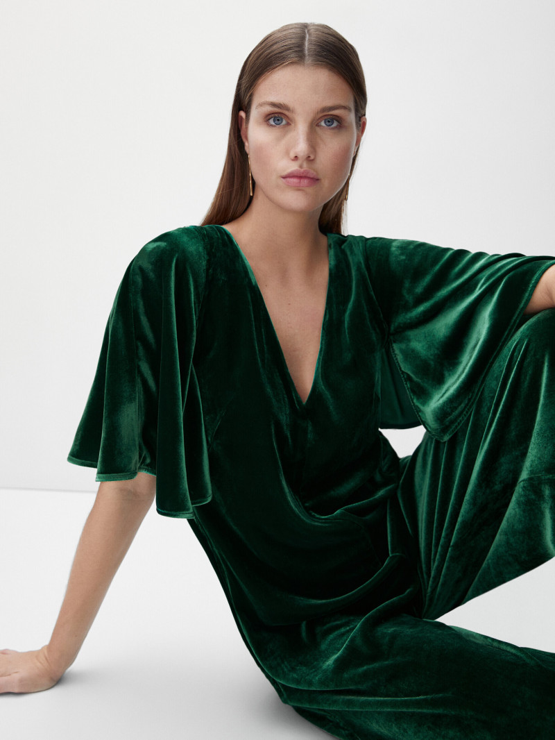 Luna Bijl featured in  the Massimo Dutti catalogue for Winter 2021