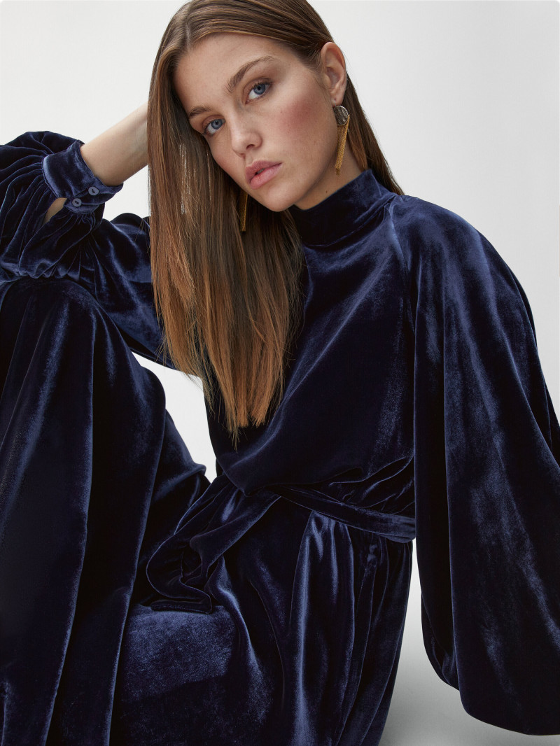 Luna Bijl featured in  the Massimo Dutti catalogue for Winter 2021