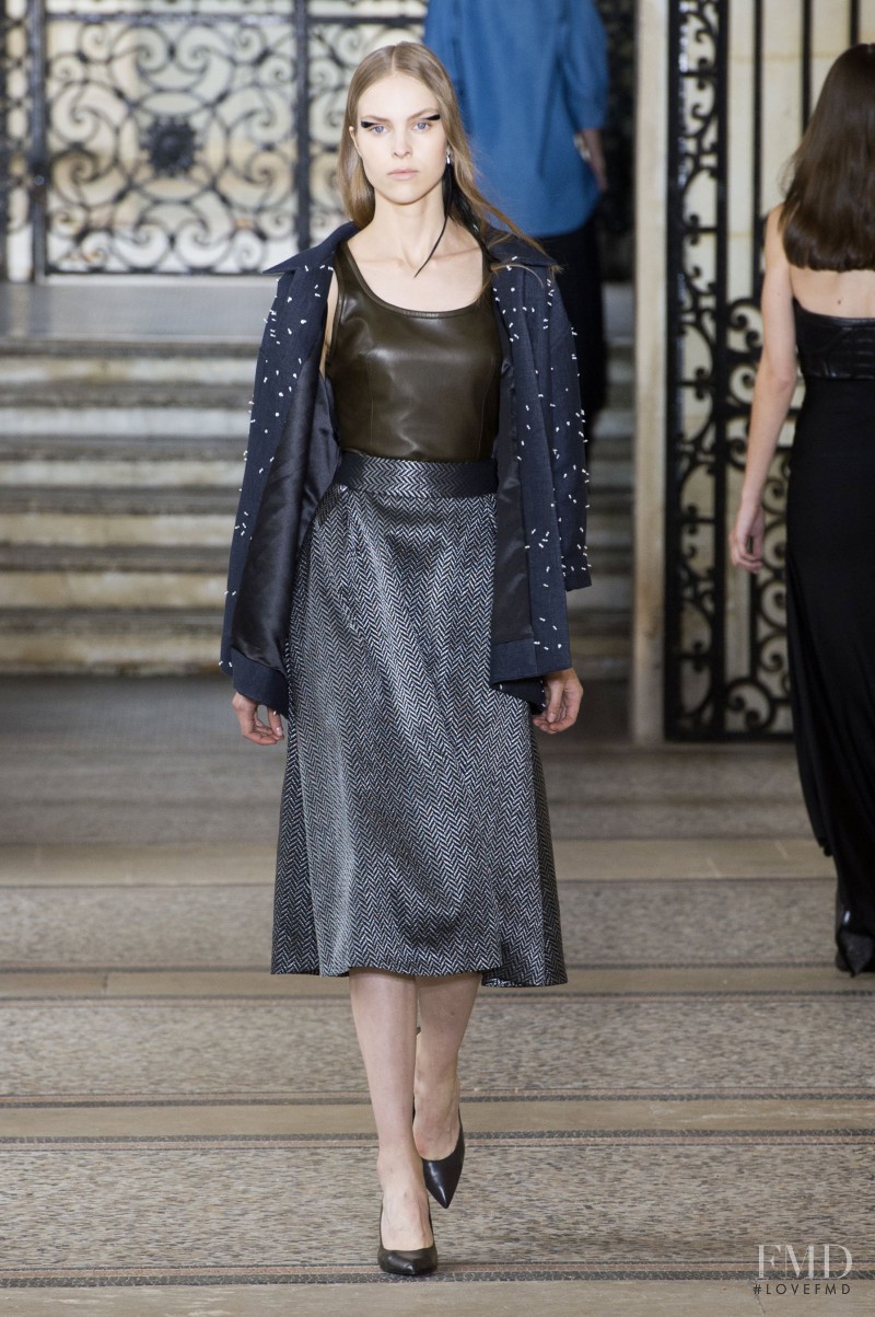 Kati Fiskaali featured in  the Didit Hediprasetyo fashion show for Autumn/Winter 2014