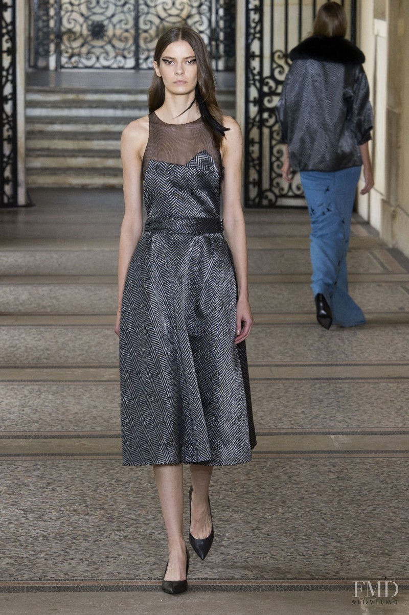 Dasha Denisenko featured in  the Didit Hediprasetyo fashion show for Autumn/Winter 2014