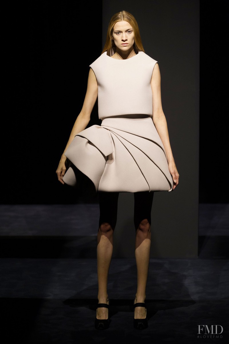 Vaiora Cob Strogonova featured in  the Dice Kayek fashion show for Autumn/Winter 2014