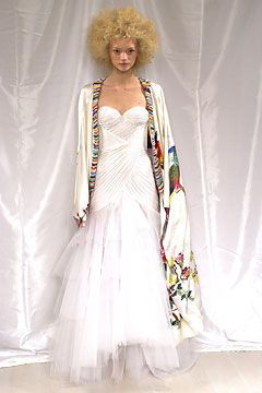 Emanuel Ungaro Haute-Couture fashion show for Spring/Summer 2004
