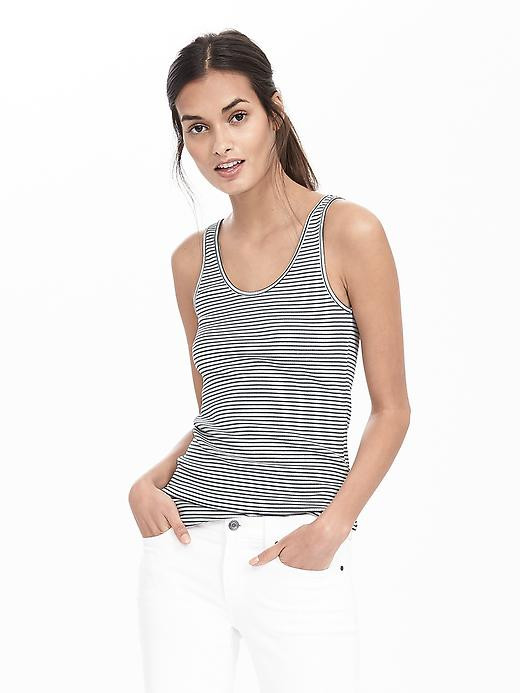 Gizele Oliveira featured in  the Banana Republic catalogue for Summer 2016