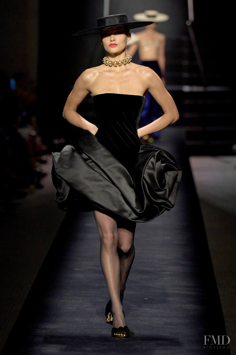 Grace Elizabeth featured in  the Schiaparelli fashion show for Autumn/Winter 2022