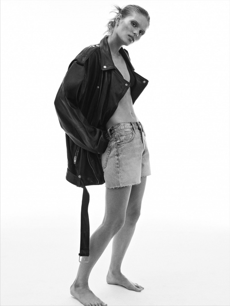 Ida Heiner featured in  the Zara ZW Denim advertisement for Summer 2022