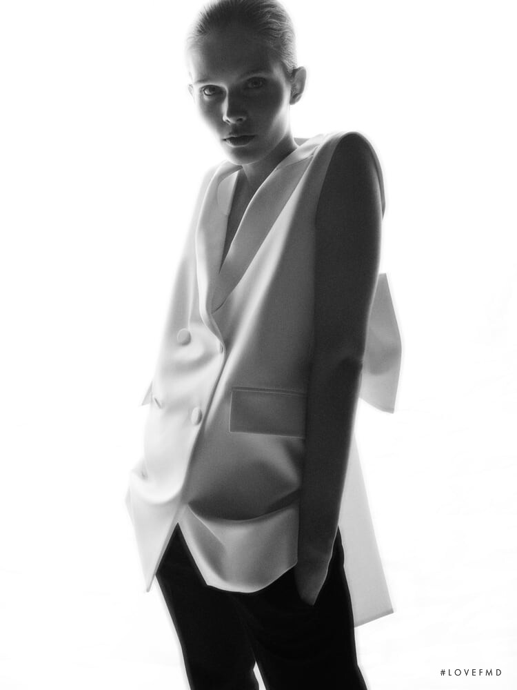 Ida Heiner featured in  the Zara La Nuit advertisement for Summer 2022