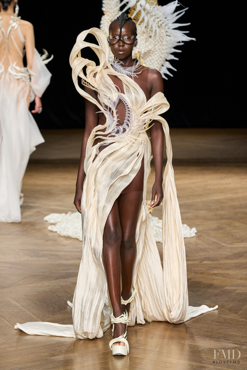 Iris Van Herpen fashion show for Autumn/Winter 2022