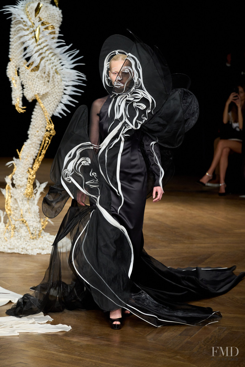 Iris Van Herpen fashion show for Autumn/Winter 2022