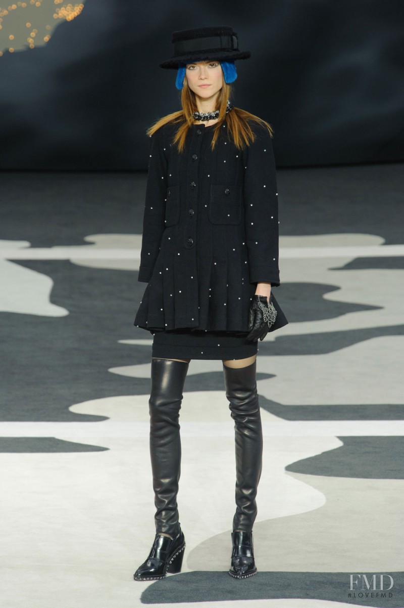 Kasia Struss featured in  the Chanel fashion show for Autumn/Winter 2013