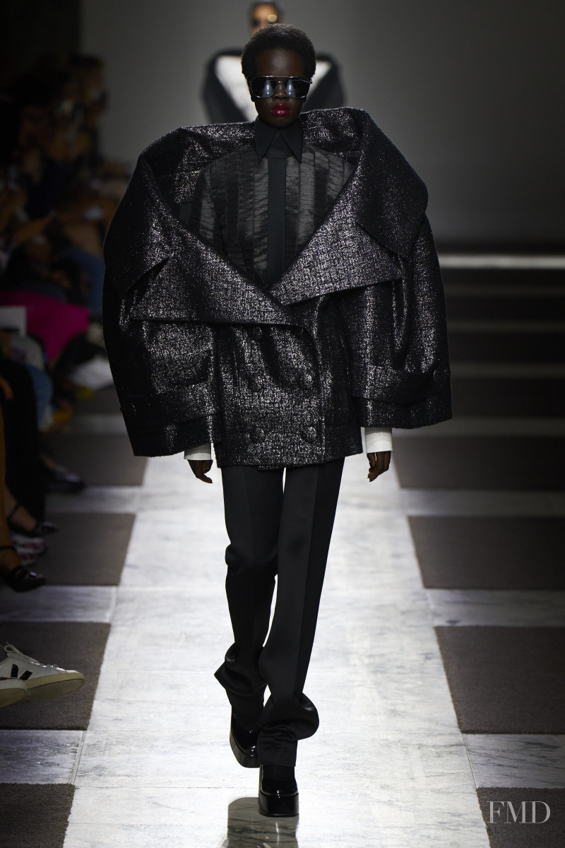 Viktor & Rolf fashion show for Autumn/Winter 2022