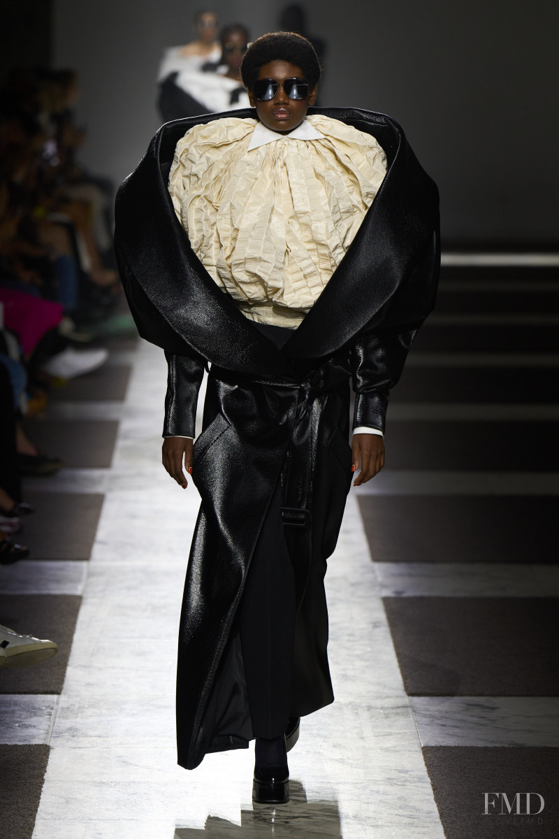 Viktor & Rolf fashion show for Autumn/Winter 2022