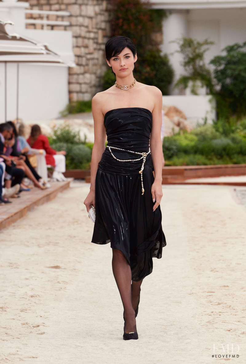 Grace Elizabeth featured in  the Chanel fashion show for Resort 2023